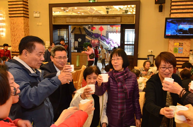 6离退人员新春茶话会龙的.jpg